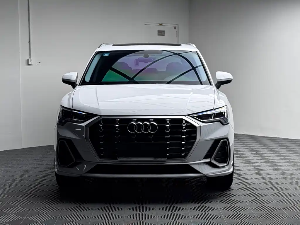 Audi Q3 2022 — фото 2