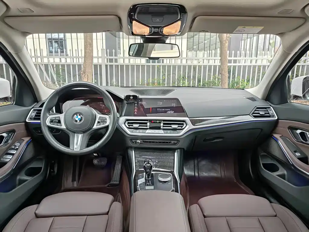 BMW 3 Series 2021 — фото 17