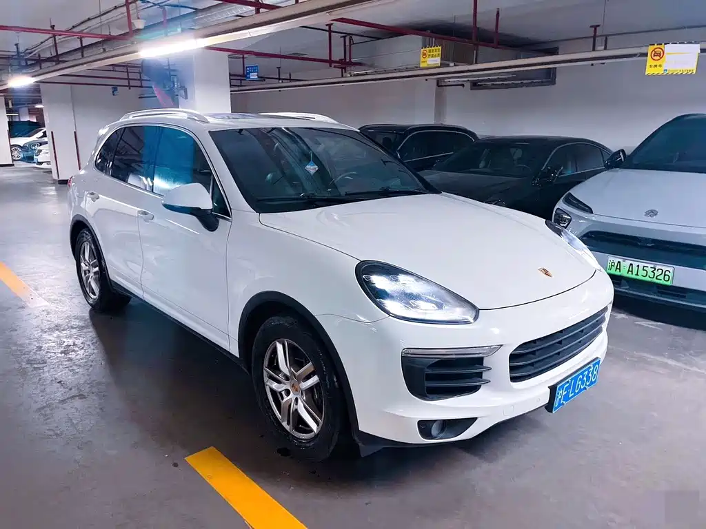 Porsche Cayenne 2015 — фото 2