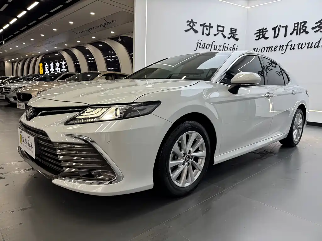 Toyota Camry 2022 — фото 3