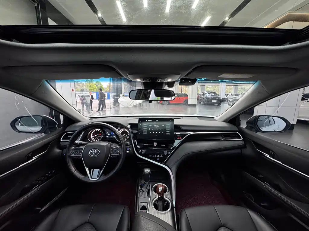 Toyota Camry 2022 — фото 10