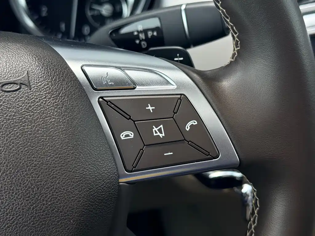 Mercedes-Benz M-Class 2013 — фото 26