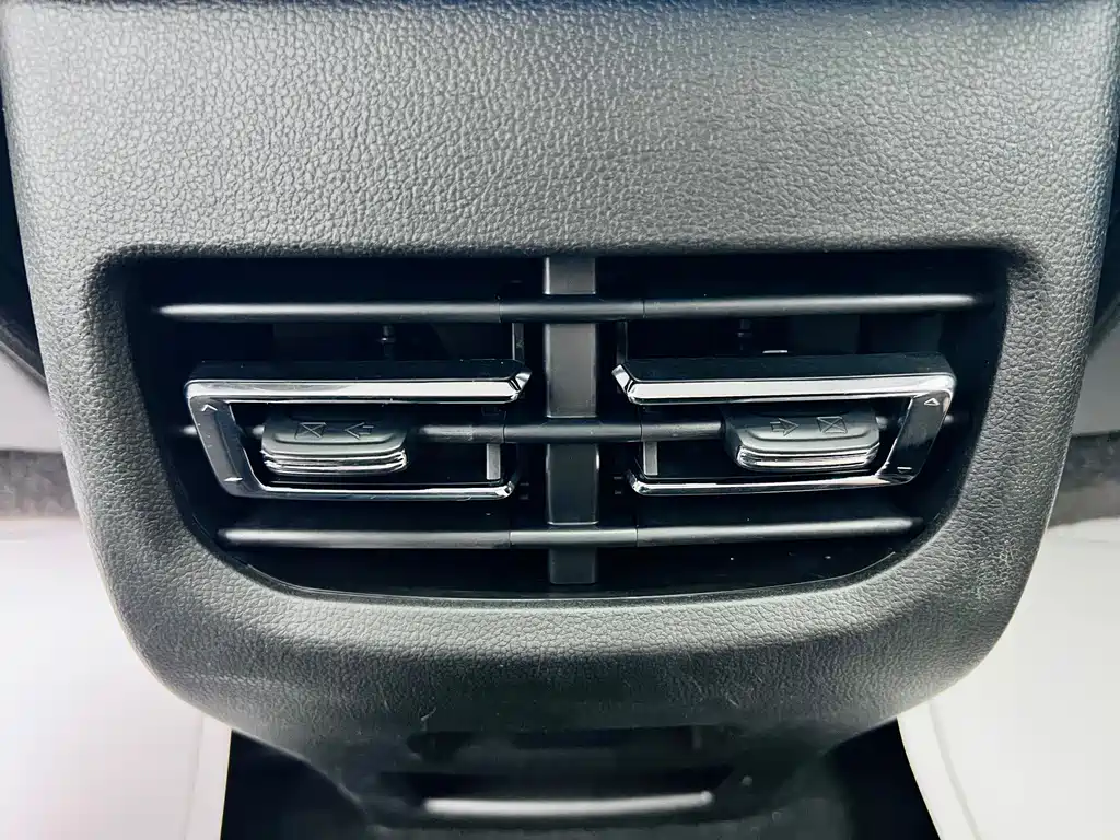 Haval M6 2022 — фото 19