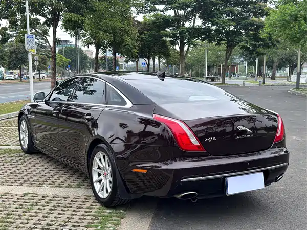 Jaguar XJ 2016