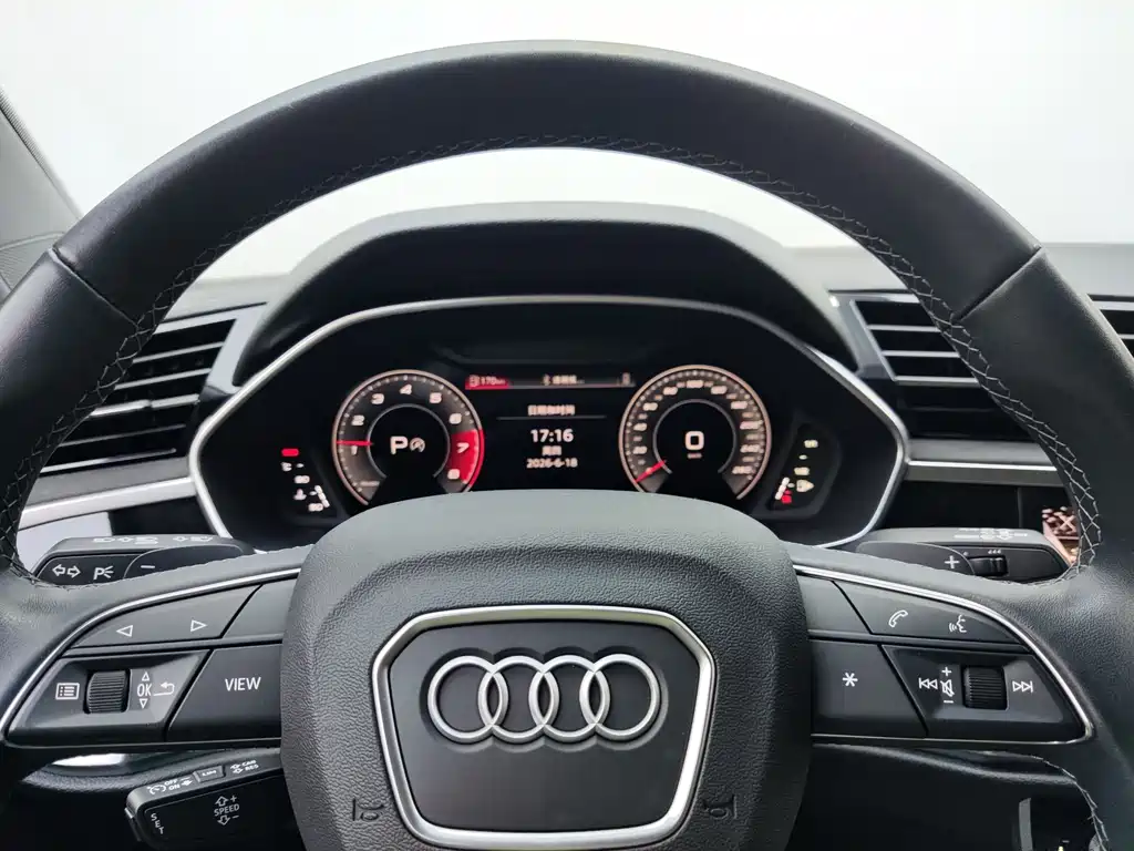 Audi Q3 2023 — фото 12