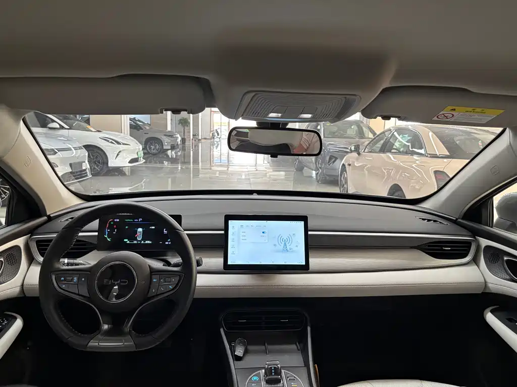 BYD Seal 05 DM-i 2025 — фото 12