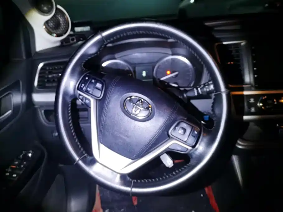 Toyota Highlander 2017 — фото 15