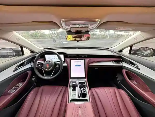 Hongqi H5 PHEV 2025