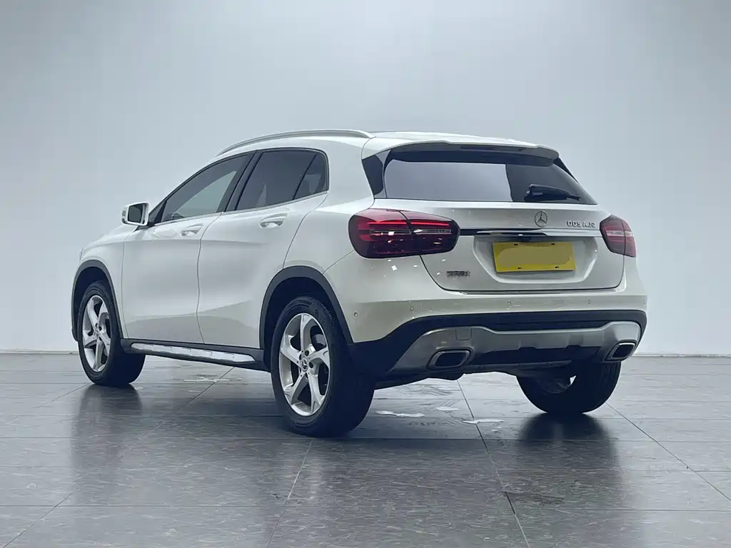 Mercedes-Benz GLA 2020