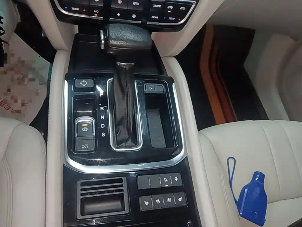 GAC Trumpchi GS8 2017 — фото 14