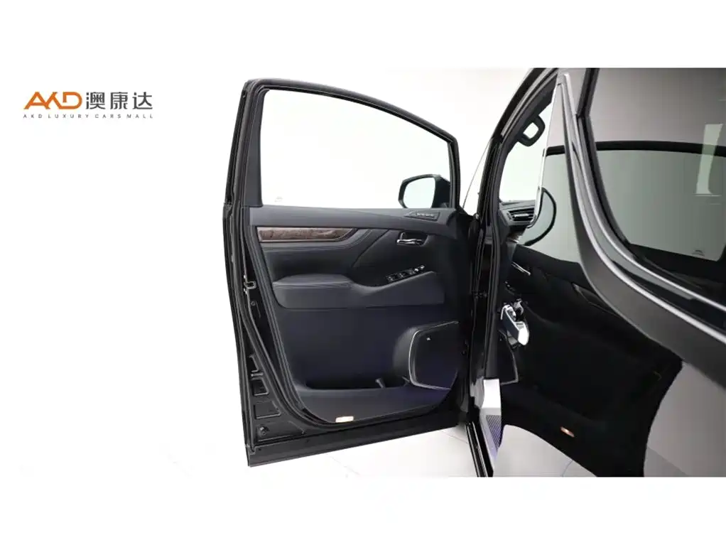 Toyota Alphard 2018 — фото 11
