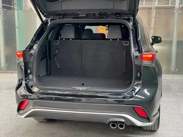 Toyota Crown Kluger 2022