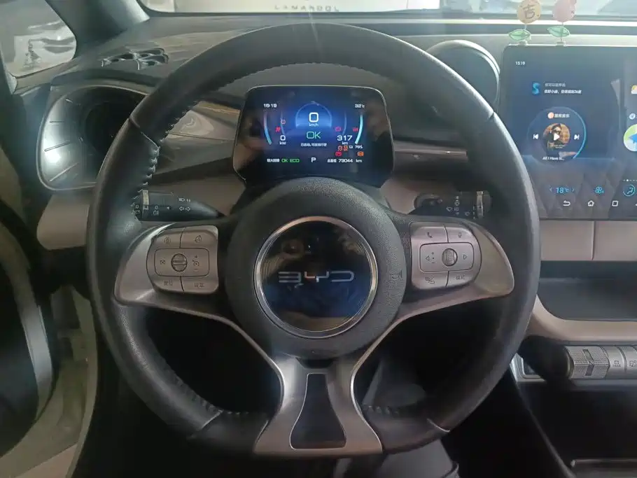 BYD Dolphin 2022 — фото 15
