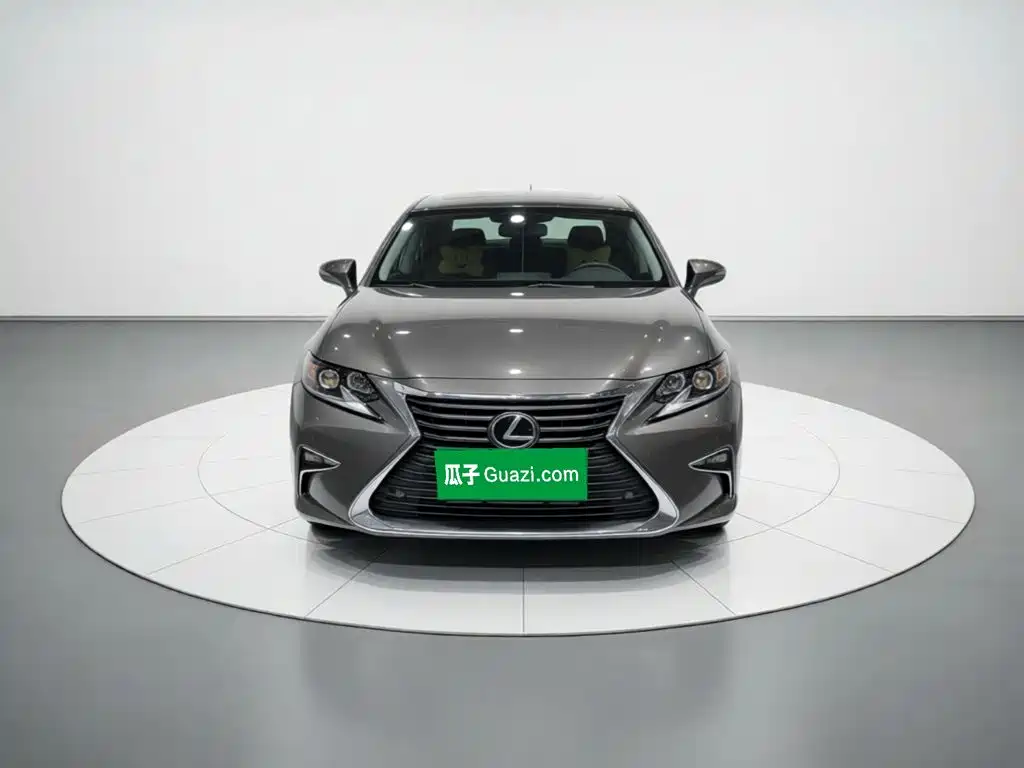 Lexus ES 2017 — фото 7