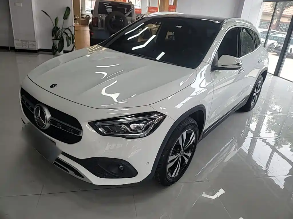 Mercedes-Benz GLA 2021