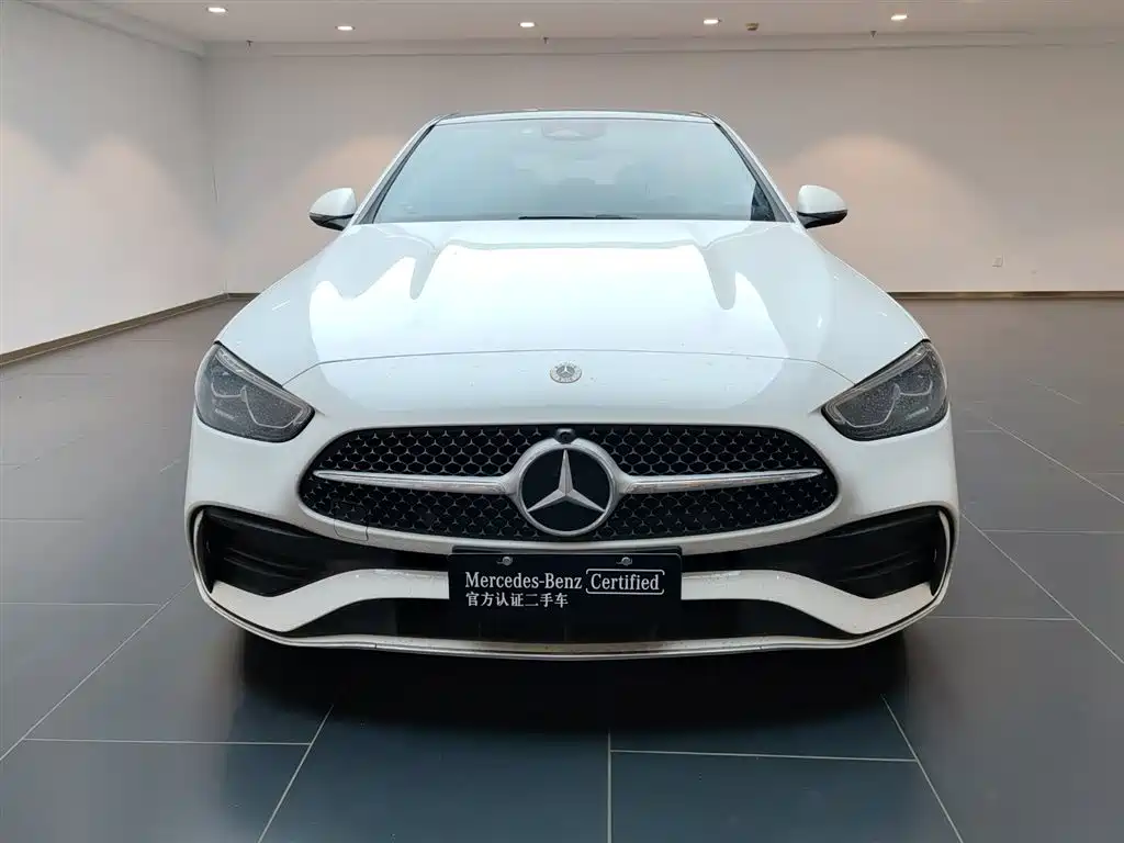 Mercedes-Benz C-Class 2025 — фото 4
