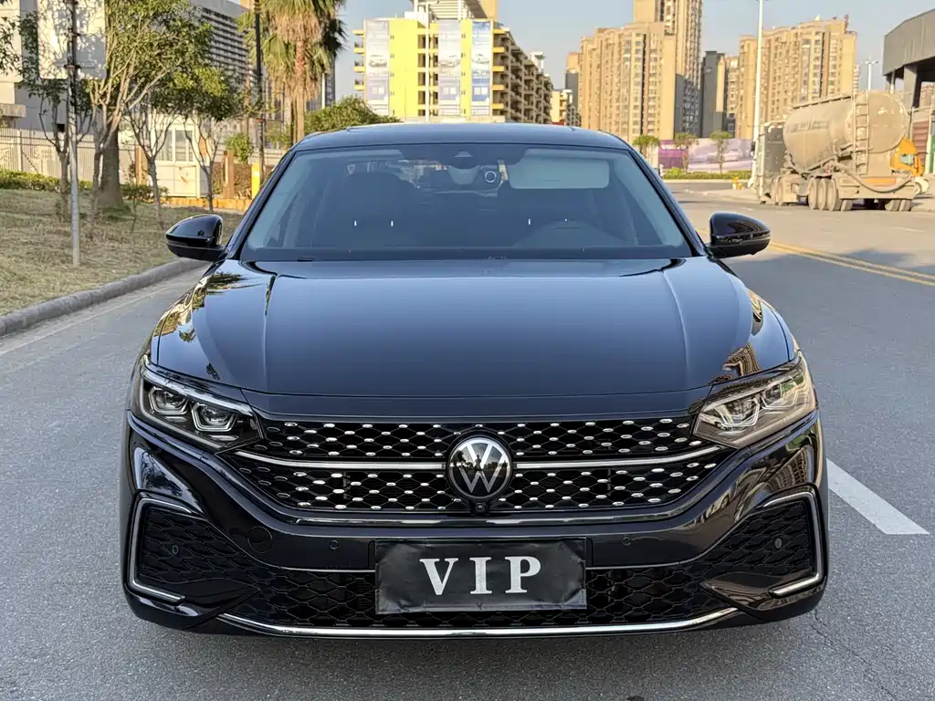 Volkswagen Passat 2023