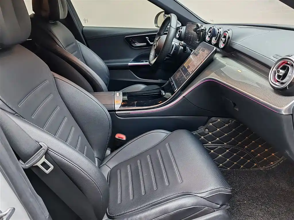 Mercedes-Benz C-Class 2025 — фото 14