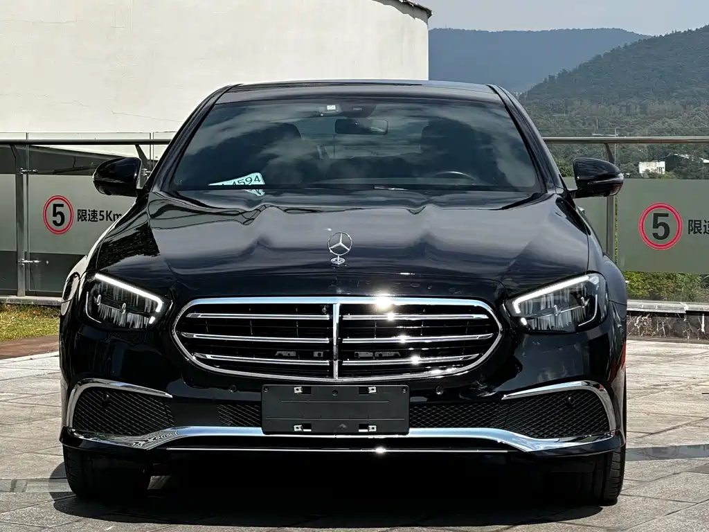 Mercedes-Benz E-Class 2022 — фото 2