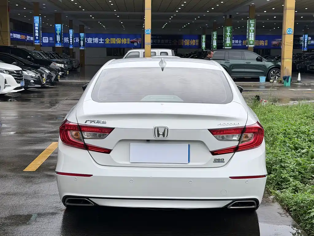 Honda Accord 2019 — фото 12