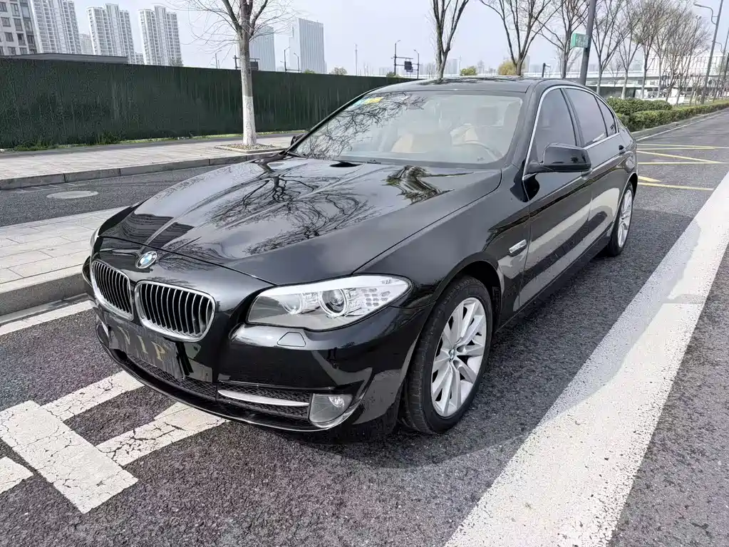 BMW 5 Series 2013 — фото 1