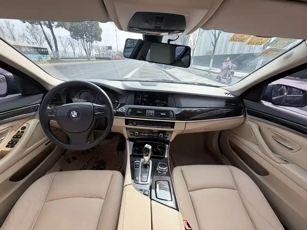 BMW 5 Series 2013 — фото 11