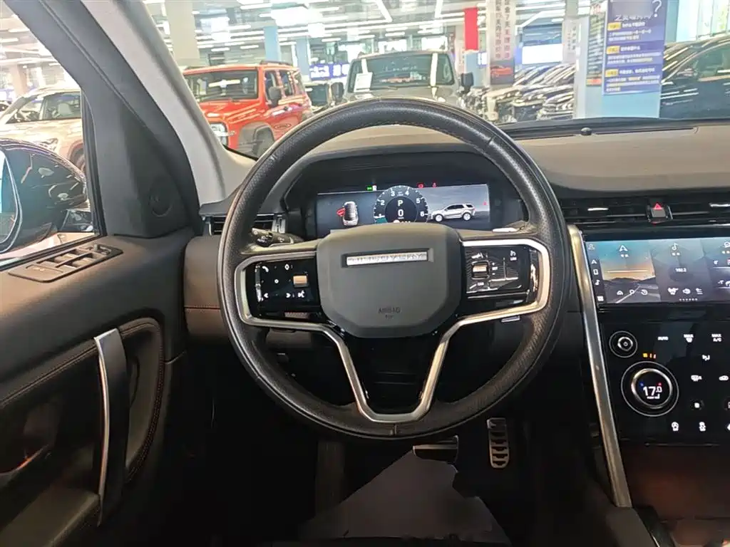 Land Rover Discovery Sport 2023 — фото 11