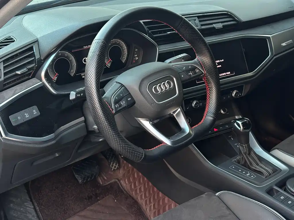 Audi Q3 2022 — фото 7