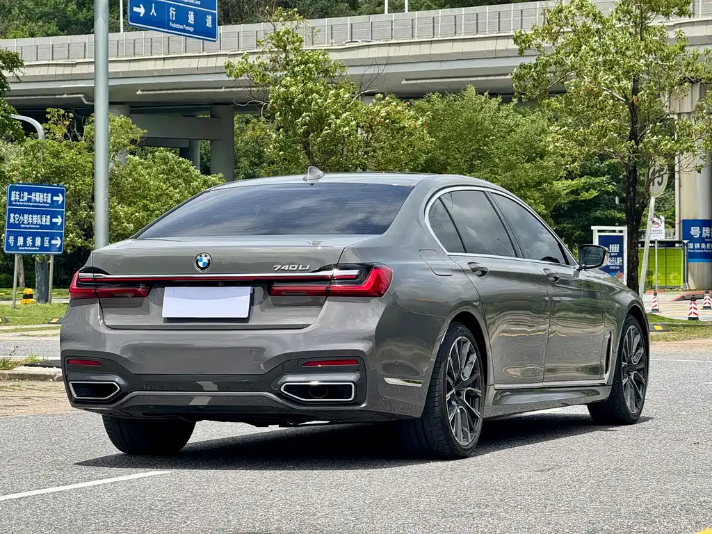 BMW 7 Series 2020 — фото 18