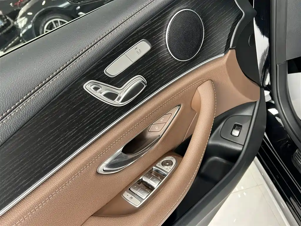 Mercedes-Benz E-Class 2022 — фото 14