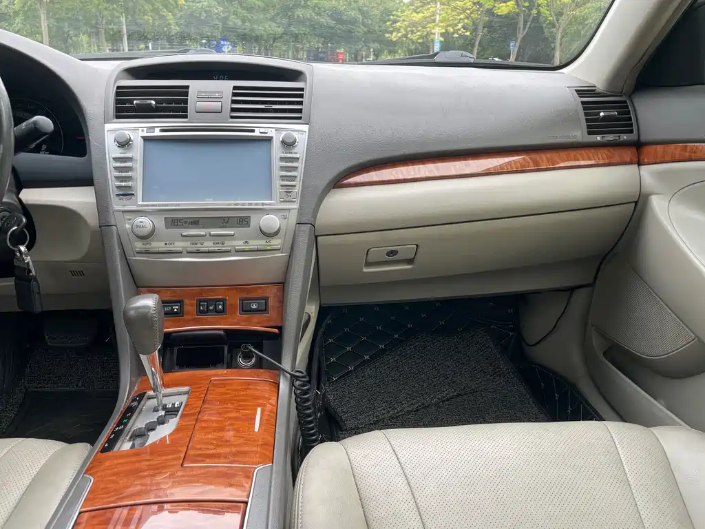 Toyota Camry 2008 — фото 15