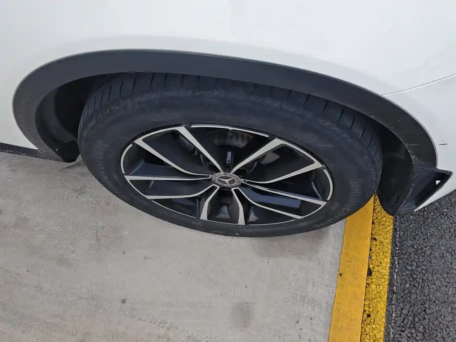 Mercedes-Benz GLC 2023