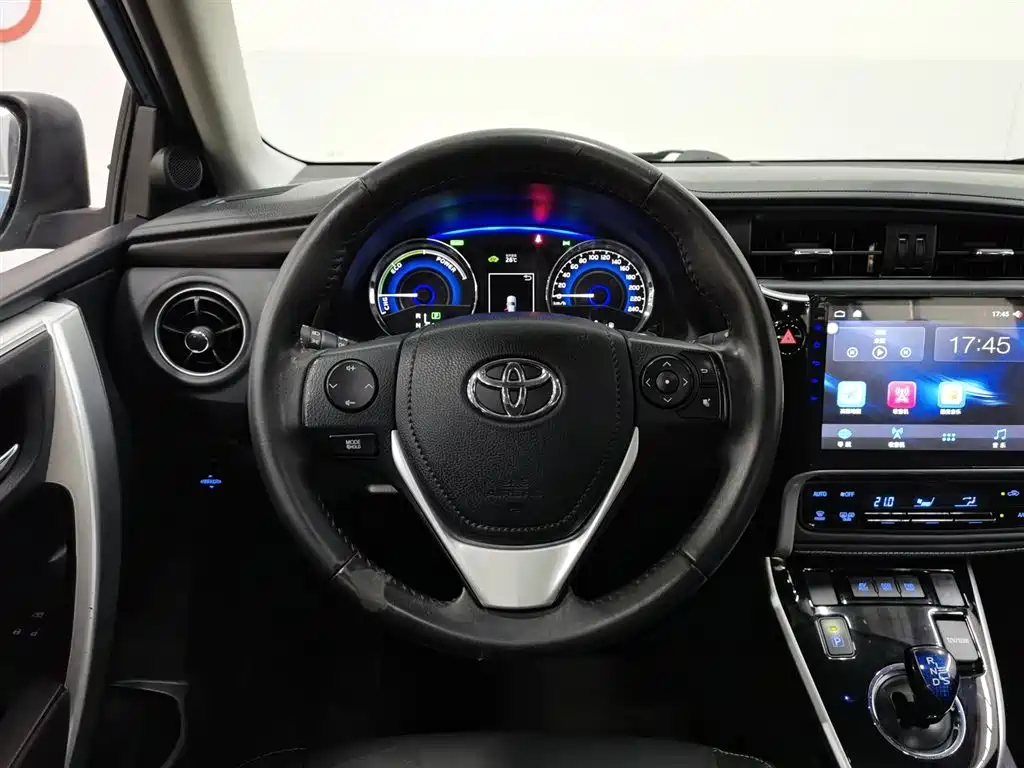 Toyota Corolla 2017 — фото 11