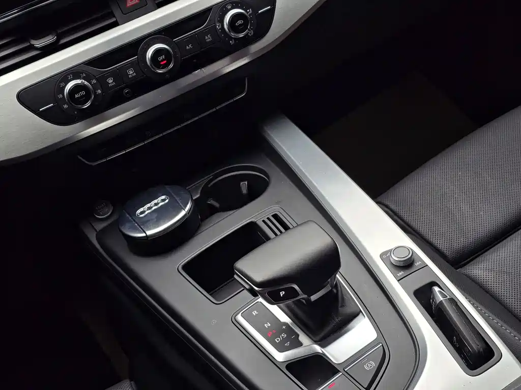 Audi A4L 2021 — фото 16