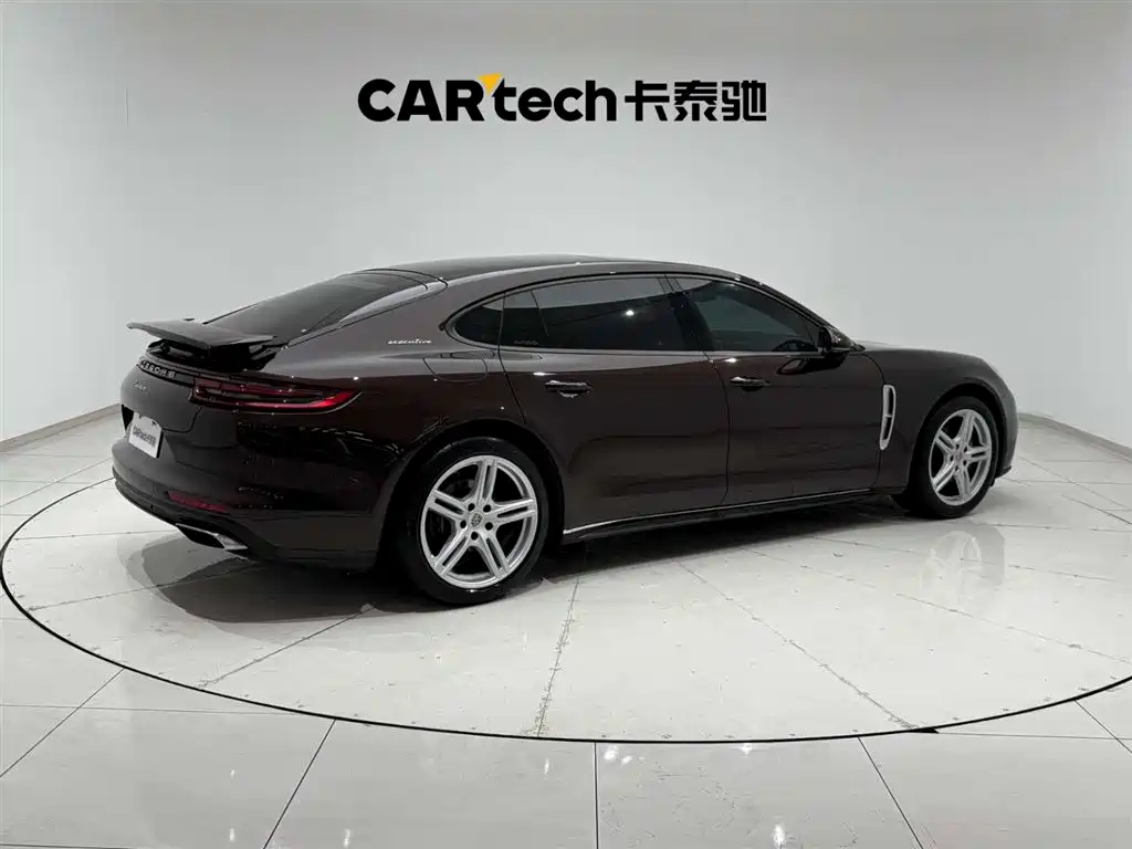 Porsche Panamera 2018 — фото 11