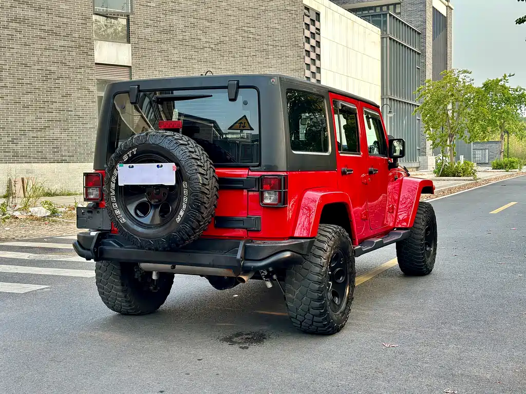 Jeep Wrangler 2015 — фото 6