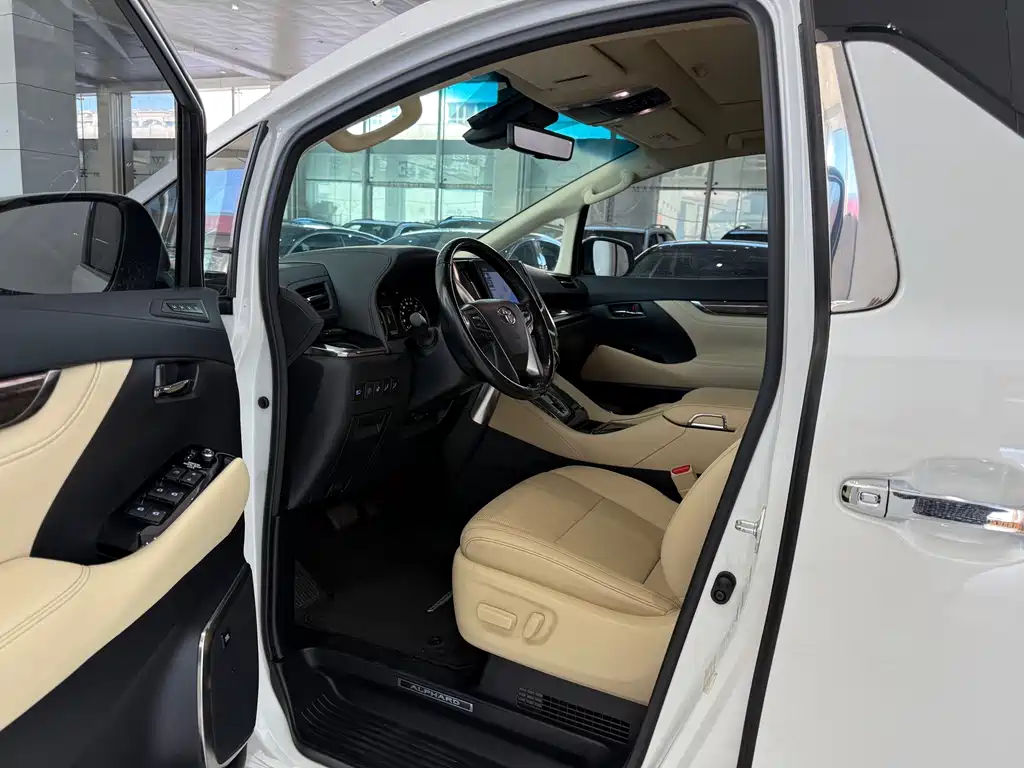 Toyota Alphard 2021 — фото 7