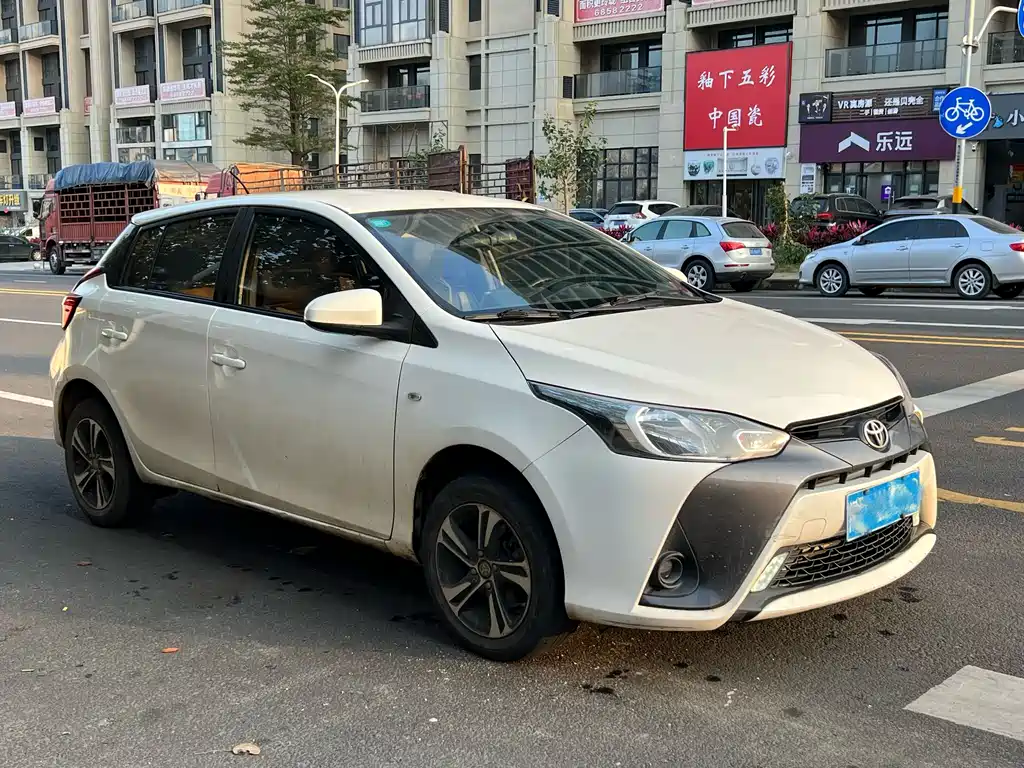 Toyota Yaris L 2020 — фото 3