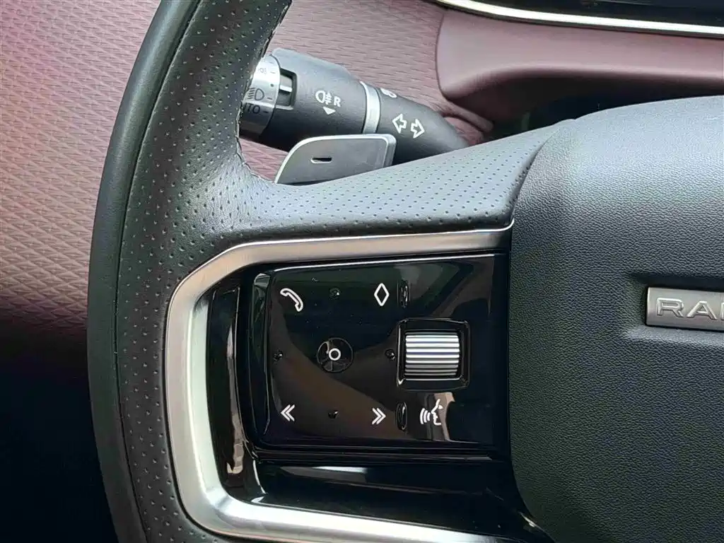 Land Rover Evoque 2023 — фото 21