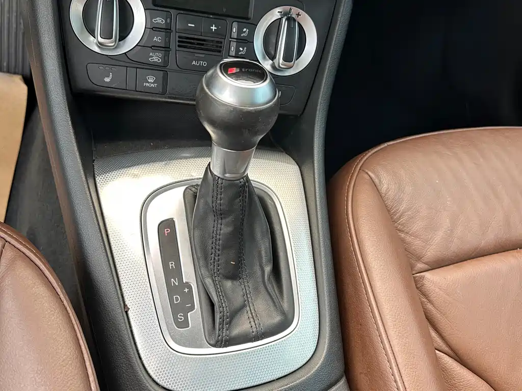 Audi Q3 2014 — фото 12