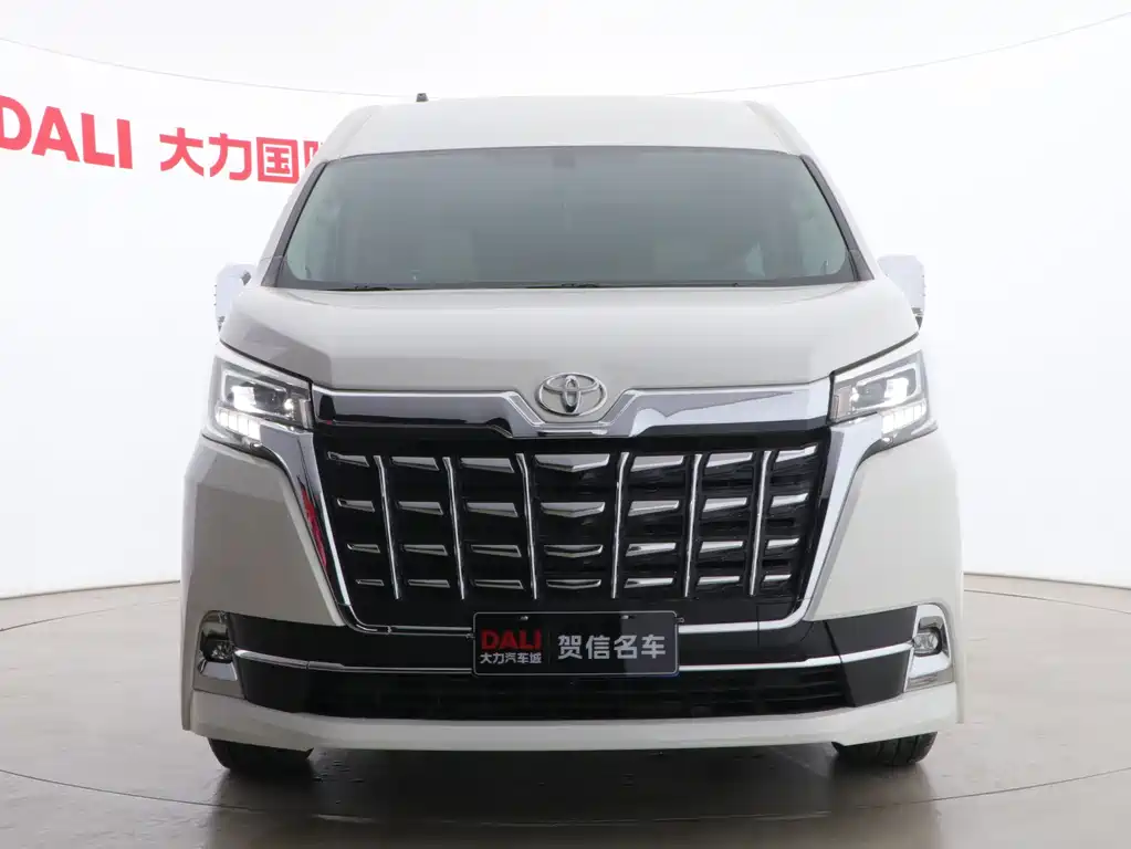 Toyota Hiace 2023 — фото 2