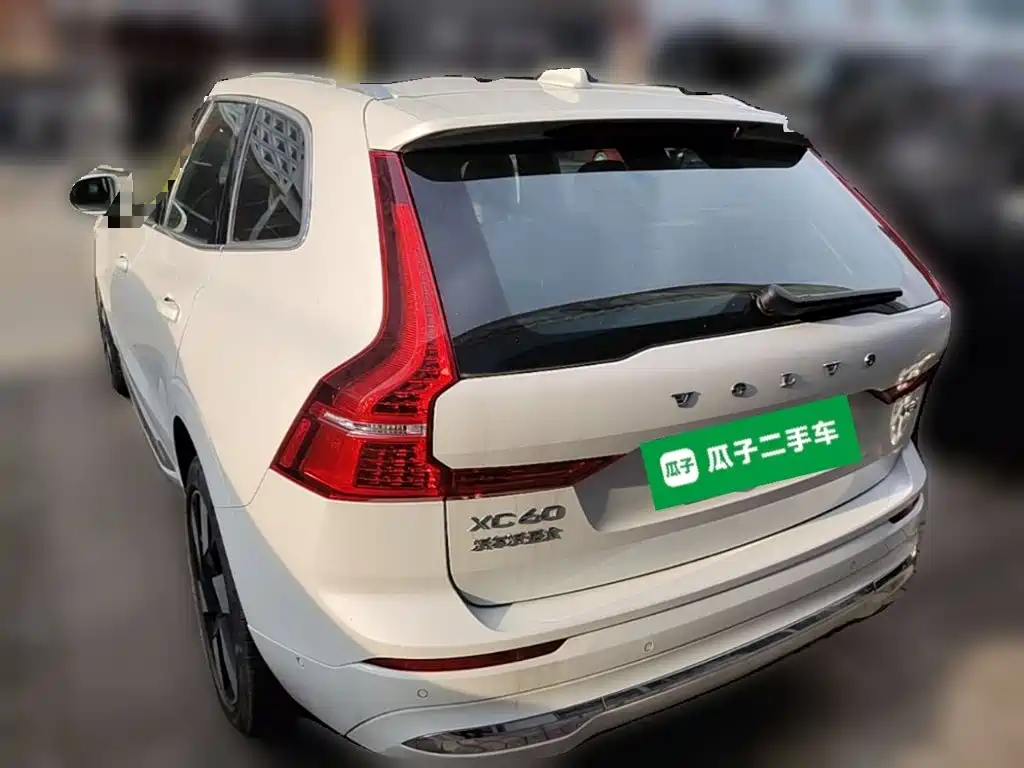 Volvo XC60 Plug-In Hybrid 2024 — фото 9