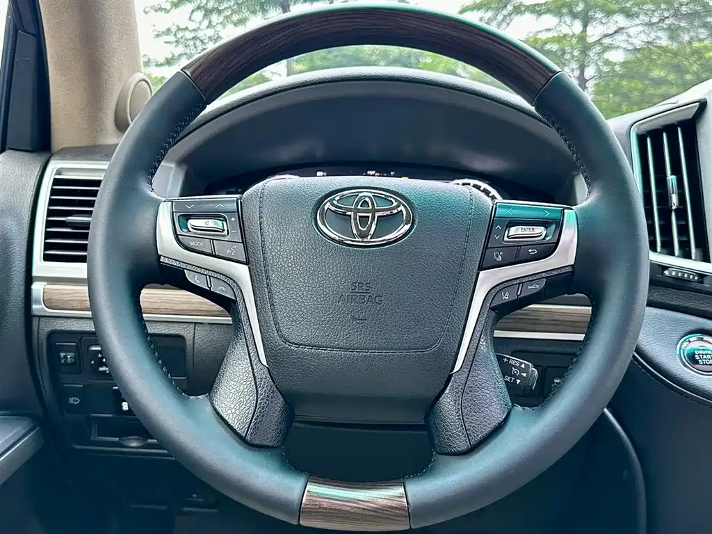 Toyota Land Cruiser 2012 — фото 19
