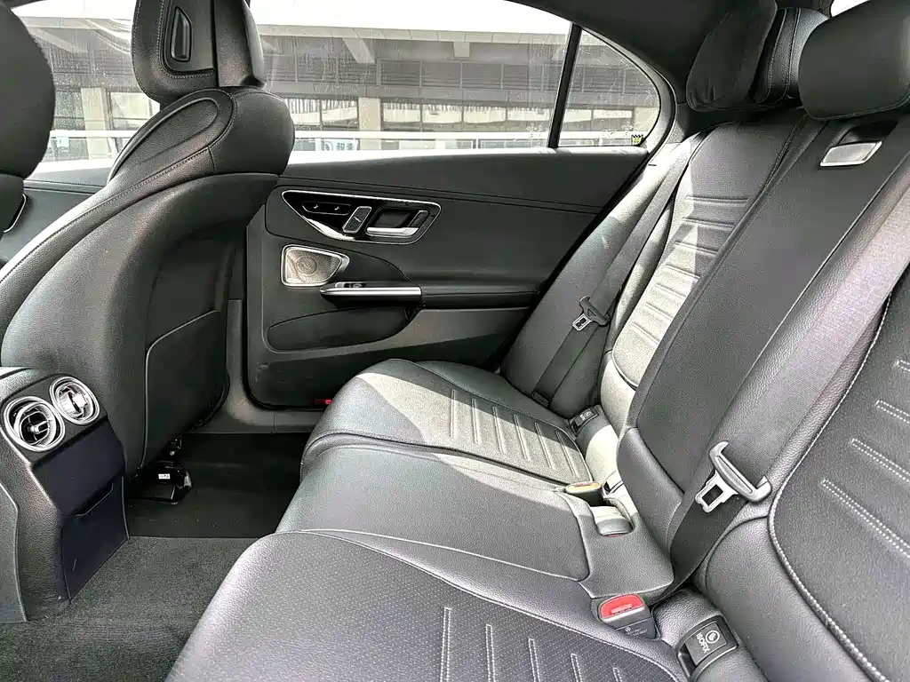 Mercedes-Benz C-Class 2022 — фото 9
