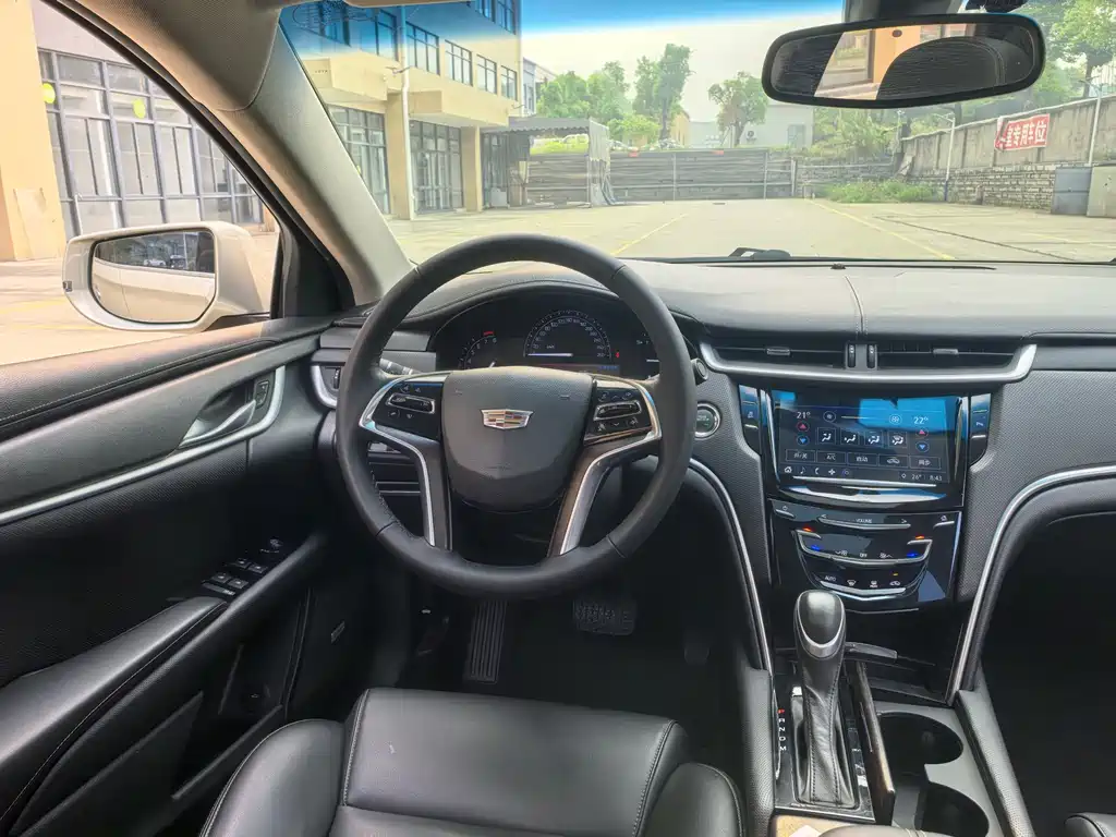 Cadillac XTS 2018 — фото 10
