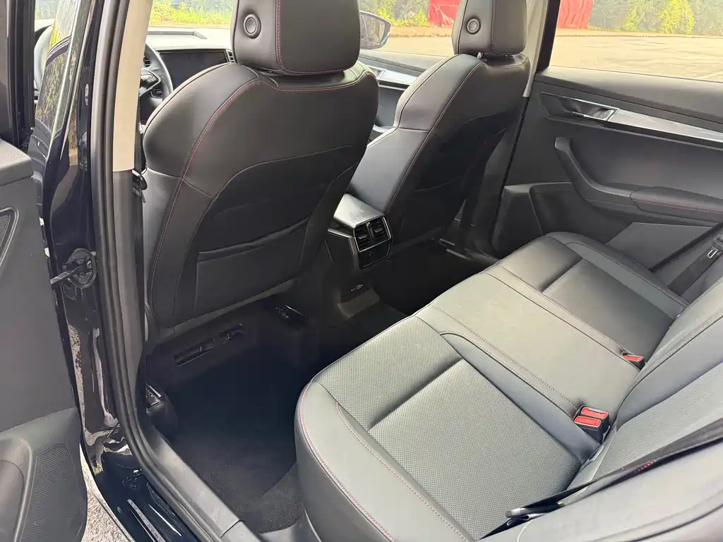 Skoda Karoq 2023 — фото 15