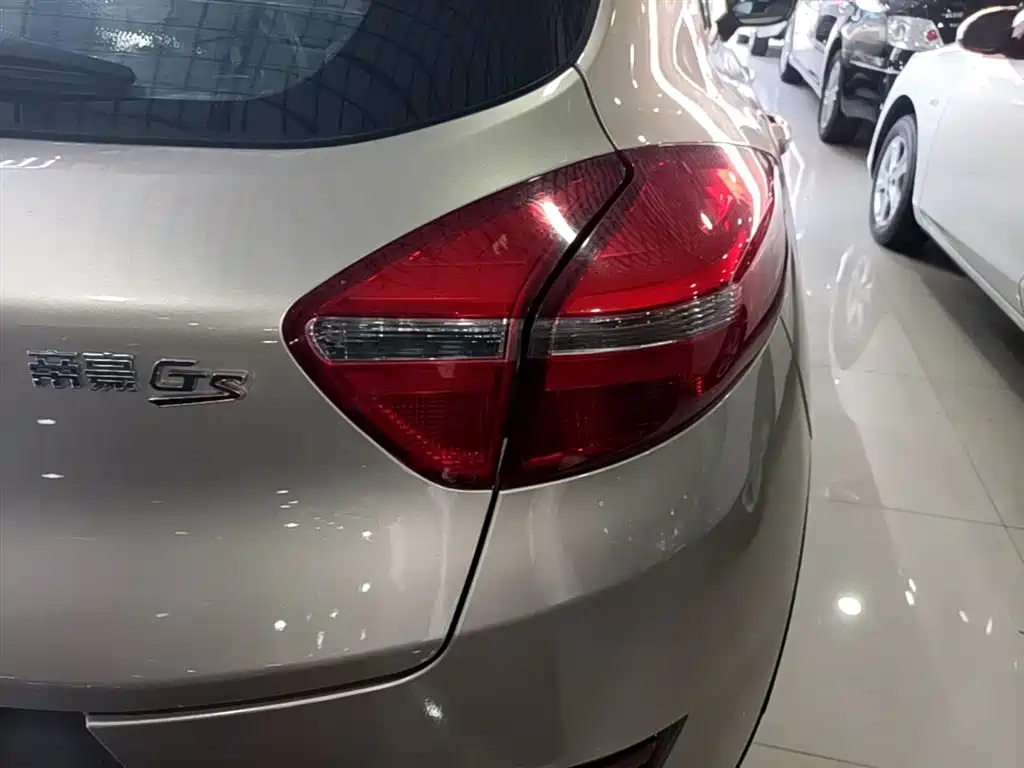 Geely Emgrand GS 2018 — фото 8