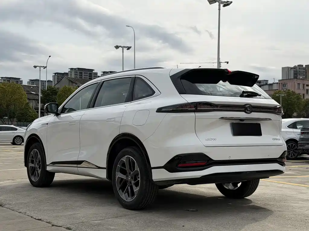 Changan CS75 PLUS 2026 — фото 4