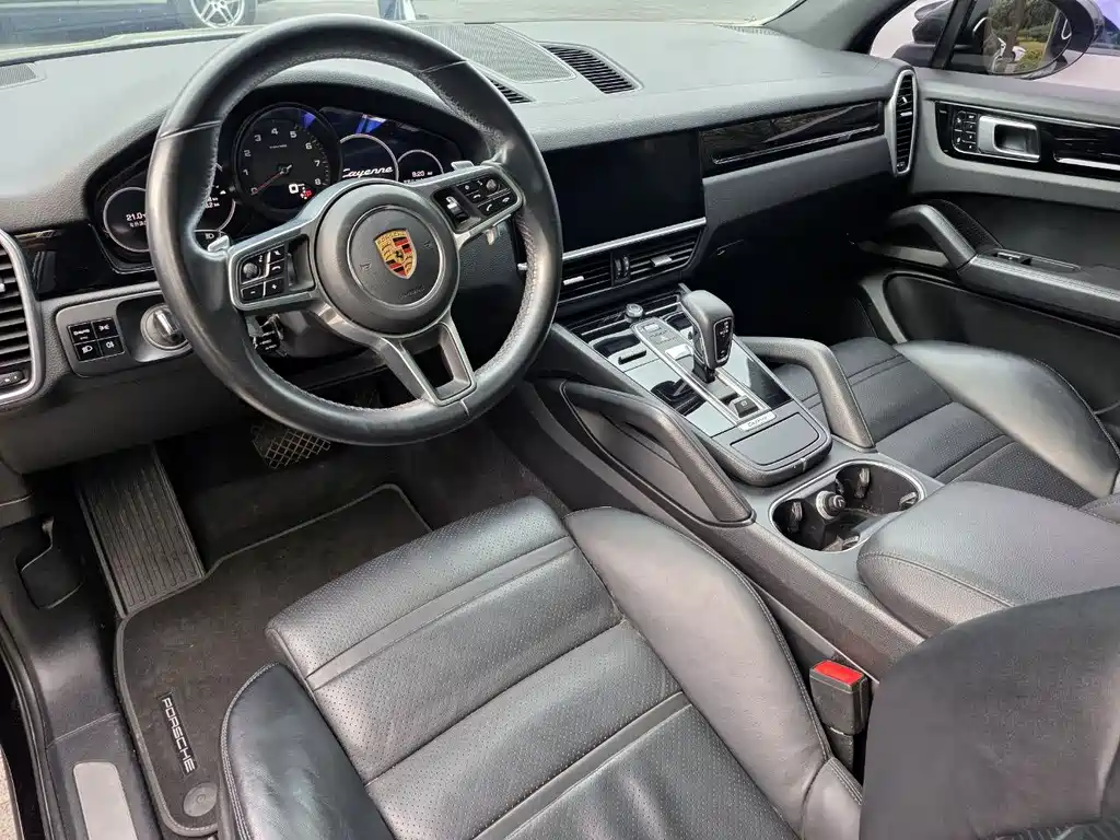 Porsche Cayenne 2018 — фото 13