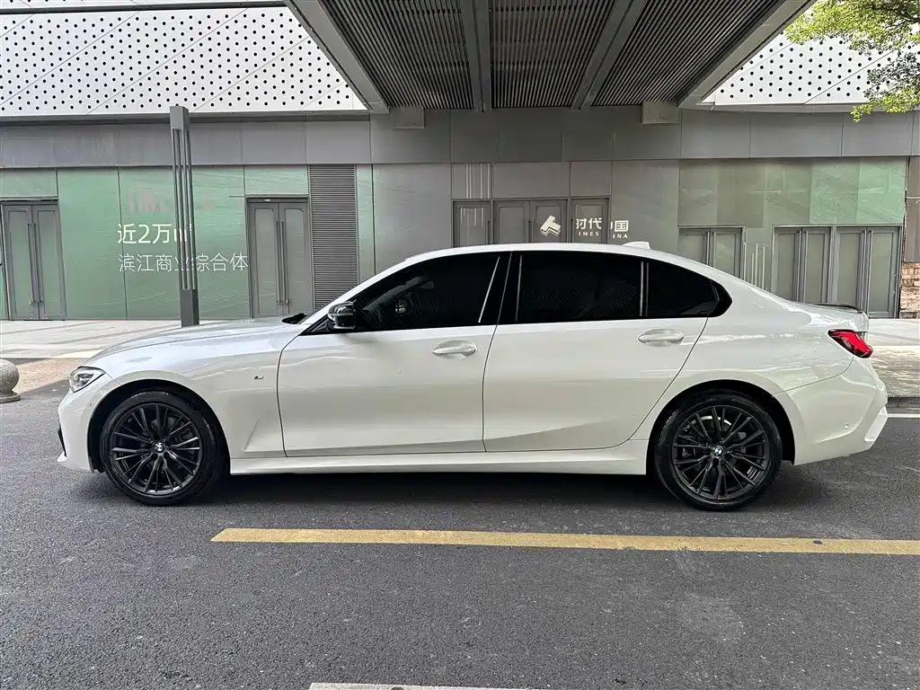 BMW 3 Series 2021 — фото 10